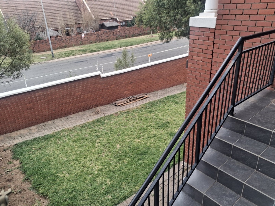 To Let 3 Bedroom Property for Rent in Pentagon Park Free State